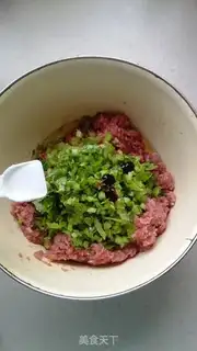Make Celtic beef buns step 9