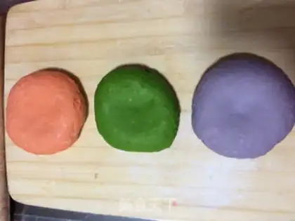 Make Three-coloured bouquets step 9