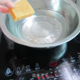 Make Cinnamon branches boil soup step 1