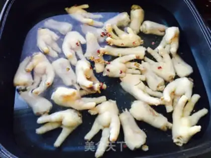 Make Scrambled pepper claws step 0