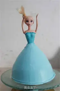 Make Princess Frozen Cake step 22