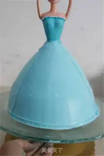 Make Princess Frozen Cake step 24