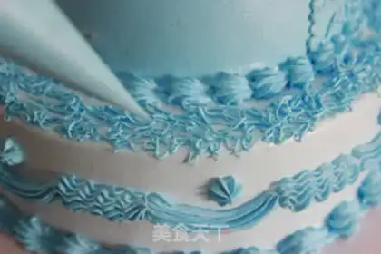 Make Princess Frozen Cake step 33