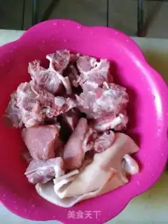 Make Peanut Lotus bone soup step 0