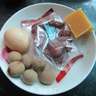 Make Red sugar, red date, cinnamon step 0