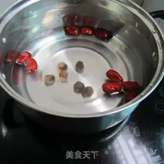 Make Red sugar, red date, cinnamon step 2