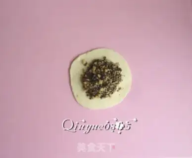 Make walnut sugar bag step 9
