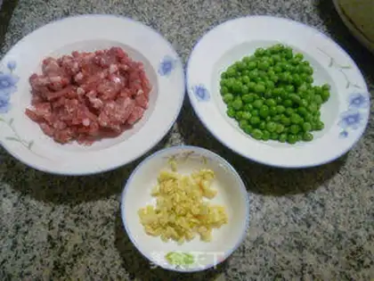 Make Garlic green bean fried meat step 0