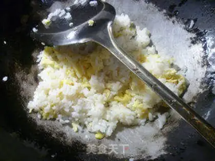 Make Eggs and rice step 4