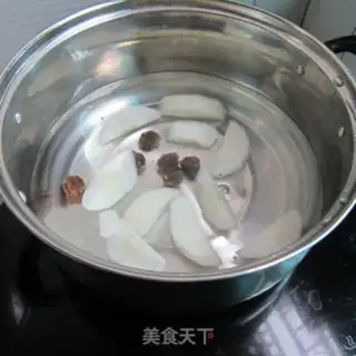 Make Red sugar pear cinnamon soup step 2