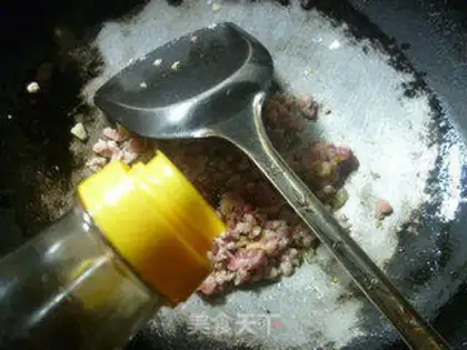 Make Garlic green bean fried meat step 5