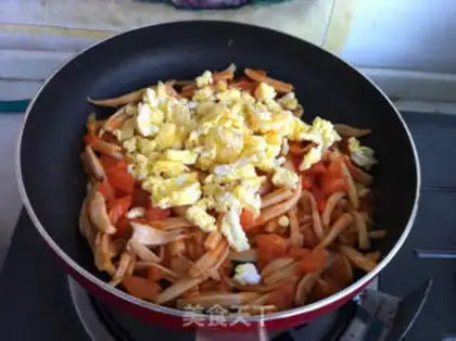 Make Eggs for the abalone tomatoes step 7