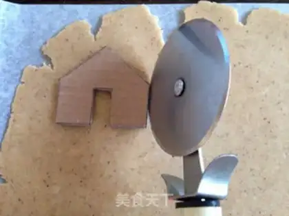Make A cup of gingerbread house step 10