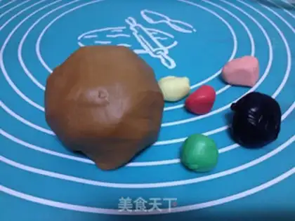 Make Rolling Sugar Bear Cupcake step 0