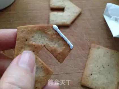 Make A cup of gingerbread house step 15