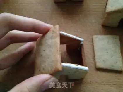 Make A cup of gingerbread house step 17