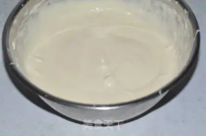 Make Rolling Sugar Bear Cupcake step 8