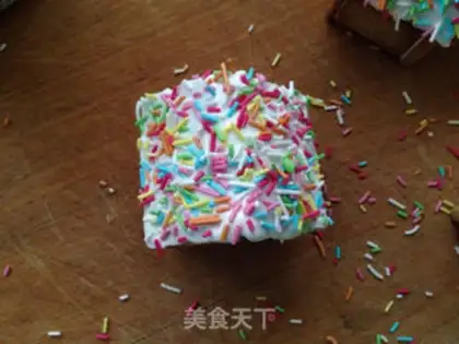 Make A cup of gingerbread house step 19