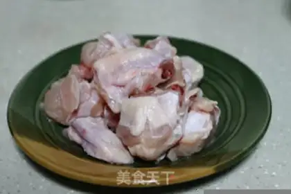 Make Crumbs on chicken legs step 1