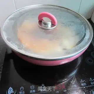Make Onion fried fish step 5