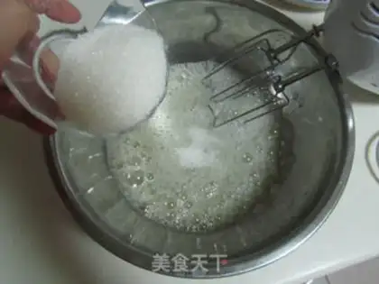 Make Rolling sugar and a cupcake step 3
