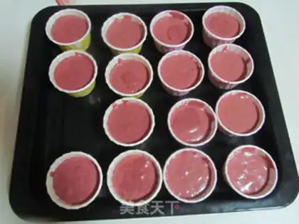 Make Rolling sugar and a cupcake step 8