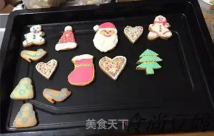 Make Christmas frosting cookies step 23