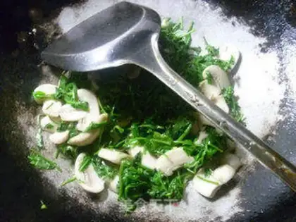 Make Scrambled mushrooms step 6