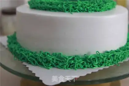 Make Christmas garter cake step 24