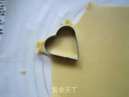 Make Christmas frosting cookies step 14