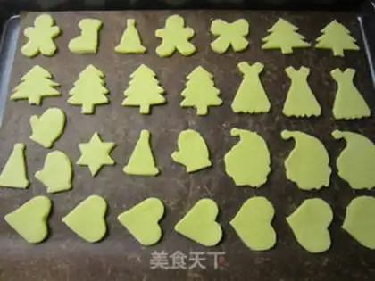 Make Christmas frosting cookies step 15