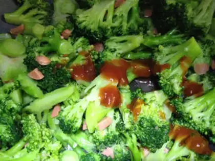 Make Garlic sauce and broccoli step 5