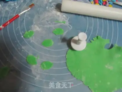 Make Rolling sugar and a cupcake step 19