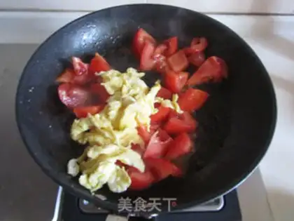 Make Tomato egg and rice powder step 6