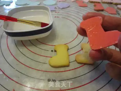 Make Christmas frosting cookies step 20