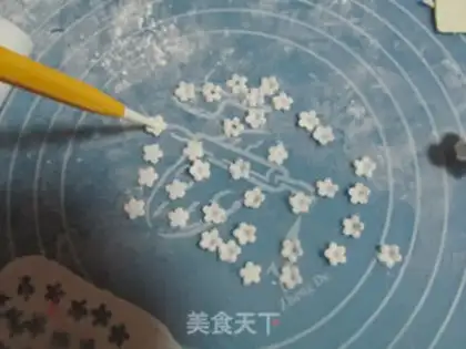 Make Rolling sugar and a cupcake step 22