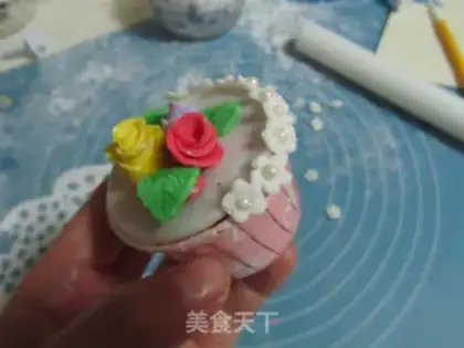 Make Rolling sugar and a cupcake step 23