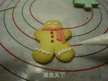 Make Christmas frosting cookies step 28