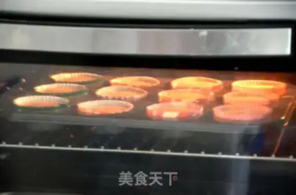 Make Christmas cupcakes step 7