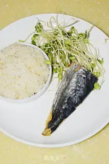 Make Salt fish fried rice step 0