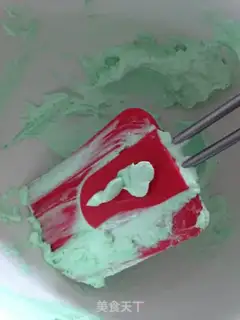 Make Christmas cupcakes step 11