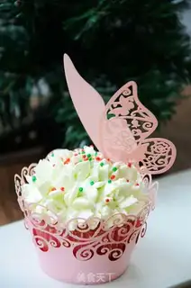 Make Christmas cupcakes step 12