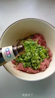 Make Celtic beef buns step 7