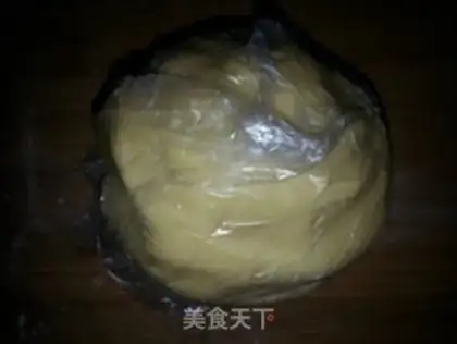 Make Christmas frosting cookies step 4