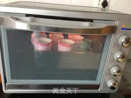 Make Orange cupcakes step 7