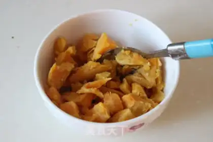 Make A melon pine roll step 0