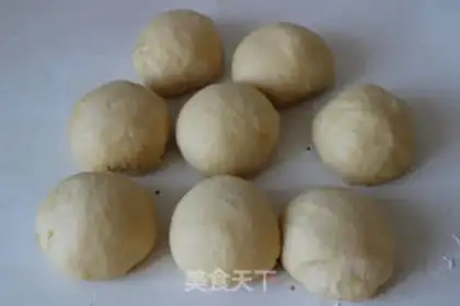 Make A melon pine roll step 3