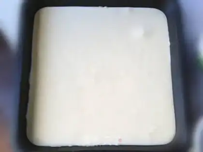 Make Yogurt cake step 4