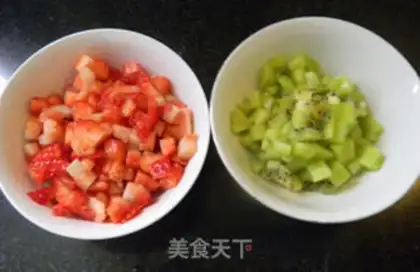 Make Cake rolls of fresh fruit step 9