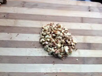 Make Potato mashed walnut balls step 1